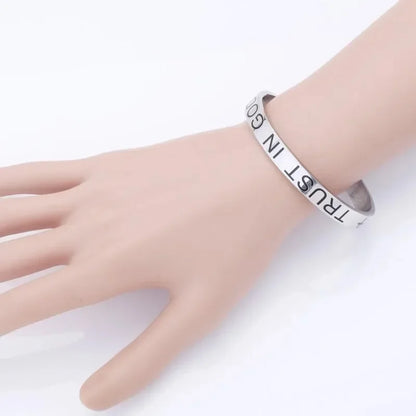 U7 TRUST IN GOD INFINITELY Cross Engraved 7mm Stainless Steel Bracelet Bangle for Man Woman Faith Religous Jewelry QC24